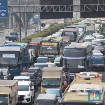 Potret Kemacetan Parah Tol Dalam Kota Gegara PPKM Darurat