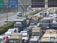 Potret Kemacetan Parah Tol Dalam Kota Gegara PPKM Darurat