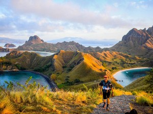 Naik Drastis! 300.488 Turis Kunjungi TN Komodo Sepanjang 2023