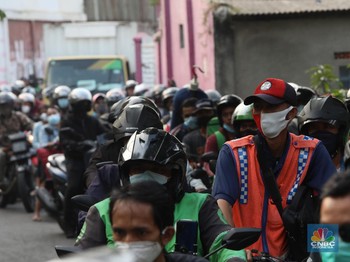 Begini Aturan Perjalanan Mobil & Motor Saat PPKM Level 4