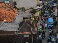 Kasus Covid-19 RI Terus 'Meledak', PPKM Darurat Efektif?