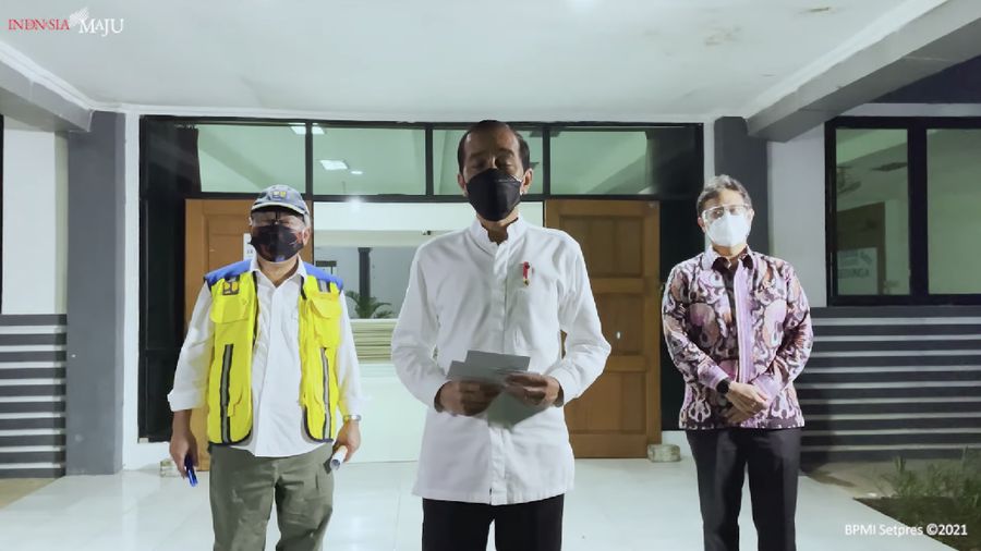 Presiden Jokowi tinjau kesiapan Asrama Haji sebagai RS Darurat Covid 19, Jakarta Timur, (5/7/2021). (Dok: Tangkapan layar youtube setpres RI)