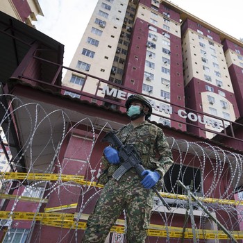 Kisah Warga Malaysia & Bendera Putih di Tengah Lockdown
