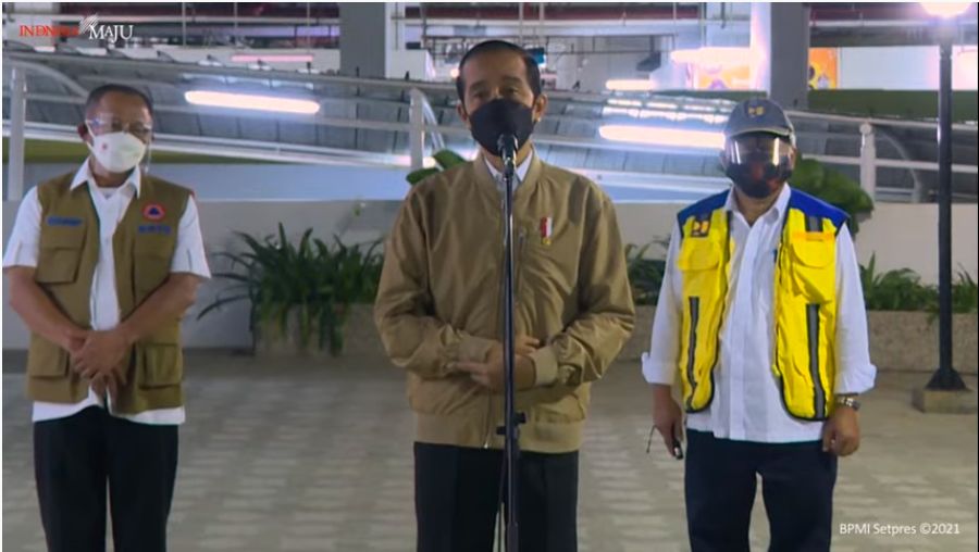 Jokowi meninjau Rusun Pasar Rumput