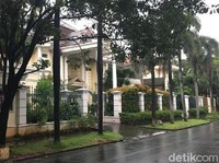 Rumah Elite Diobral, Harga Sepeda Brompton Hancur, Tanda Apa?