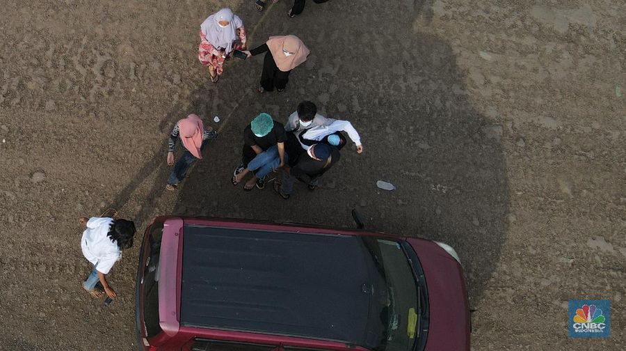 Makam Covid-19 di TPU Rorotan, Jakarta (CNBC Indonesia/Andrean Kristianto)