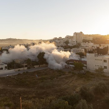 Hancur Lebur, Israel Ledakkan Rumah Warga AS di Palestina