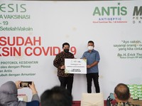 Menteri BUMN Terima 1 Juta Antis di Sentra Vaksinasi Enesis