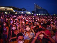 Lautan Manusia, Potret Konser Musik Wajib Masker di Spanyol