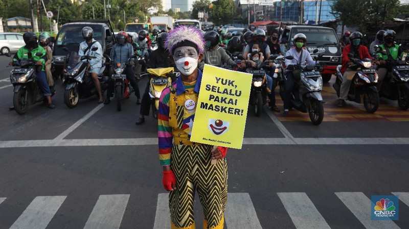 PT. Kimia Farma Tunda Vaksinasi Gotong Royong (CNBC Indonesia/Tri Susilo)