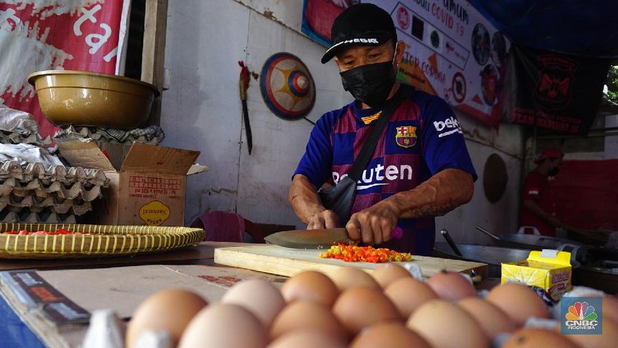 Dapur Umum Untuk Warga Terdampak Covid-19 (CNBC Indonesia/Tri Susilo)