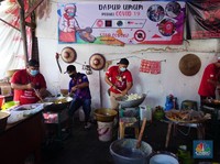 Potret Dapur Umum Ringankan Beban Warga Terdampak Covid-19