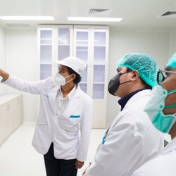 Pegangan! Saham Farmasi Longsor, Duo KAEF-INAF Selamat