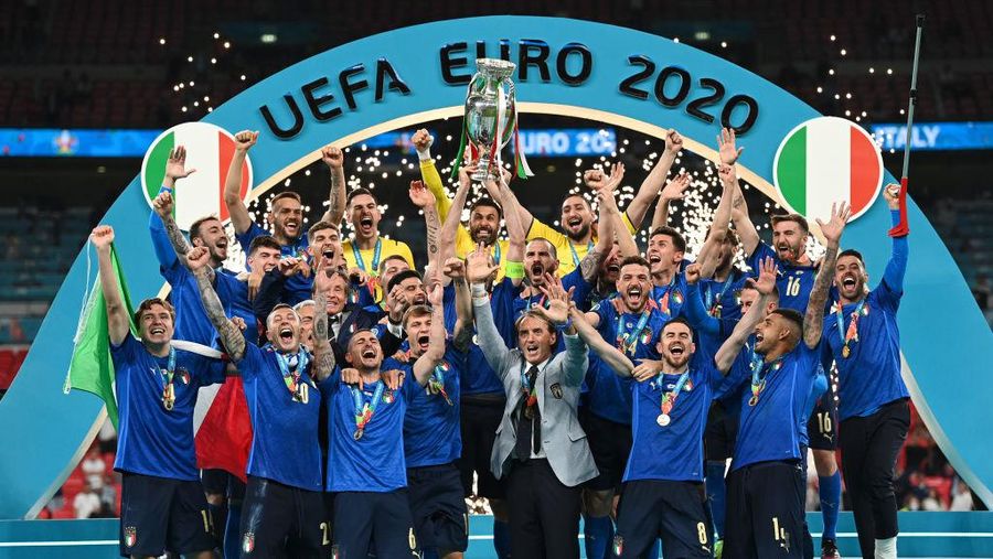 Timnas Italia merayakan titel juara EURO 2020