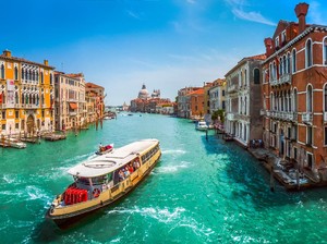 Venesia Pasang Kamera di Sepanjang Kanal, Pantau Kapal Ngebut