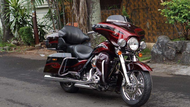 Harley Davidson Ultra Classic Electra Glide CVO 2013 dijual Rp 625.000.000 (Olx via Taufik)