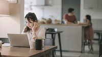 Kursi Kantor Bikin Pegal? Begini Cara Upgrade Pakai Bantal Duduk dan Sandaran Kepala 