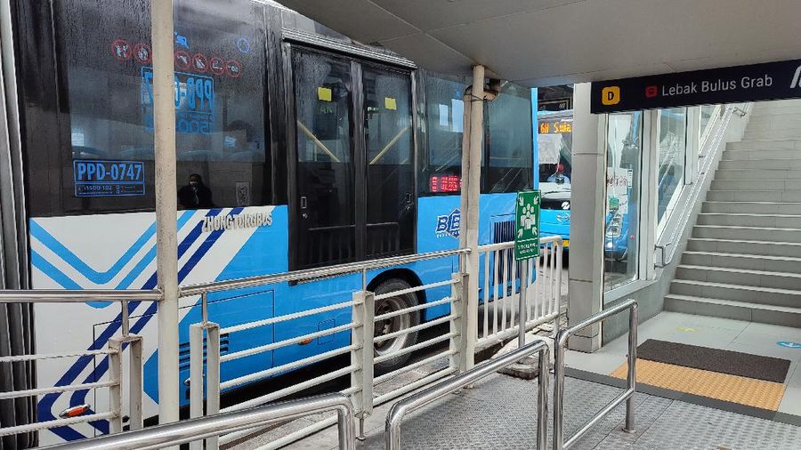 Pemberlakuan Pembatasan Kegiatan Masyarakat (PPKM) Darurat dilakukan guna meminimalisir mobilisasi masyarakat yang diharapkan dapat menurunkan tambahan kasus positif.