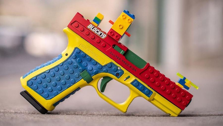 Senjata Block19 yang terbuat dari mainan Lego. (Tangkapan Layar Instagram @culperprecision)