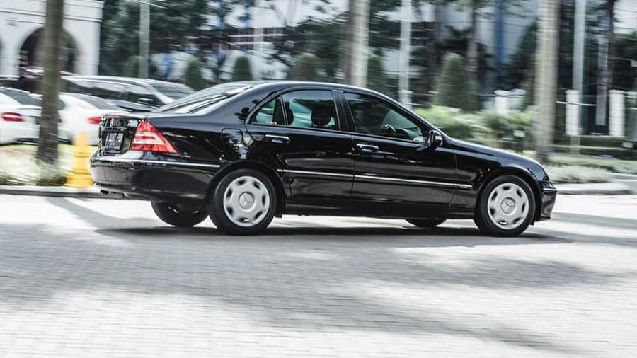 2005 Mercedes-Benz C-Class Rp 150.000.000 pemilik akun Deddy Denistyawan (Facebook)