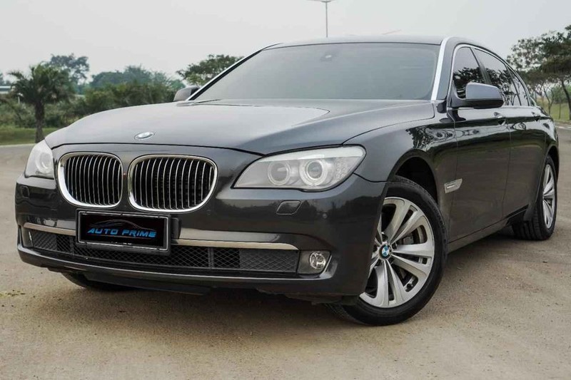 2012 BMW Series 7 dijual Rp 390.000.000 pemililk akun Probo Stiawan (Facebook)