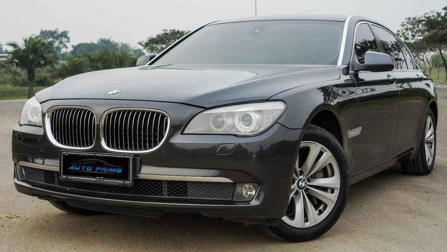 2012 BMW Series 7 dijual Rp 390.000.000 pemililk akun Probo Stiawan (Facebook)