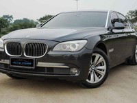 Kebangkrutan Makin Nyata, Orang Kaya Obral BMW Sampai Mercy!