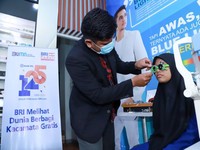 Cerita Santri Tangerang Raih Bantuan Kacamata Gratis dari BRI