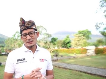 Sandiaga Sebar 1.000 Beasiswa untuk Anak Pedagang Kaki Lima