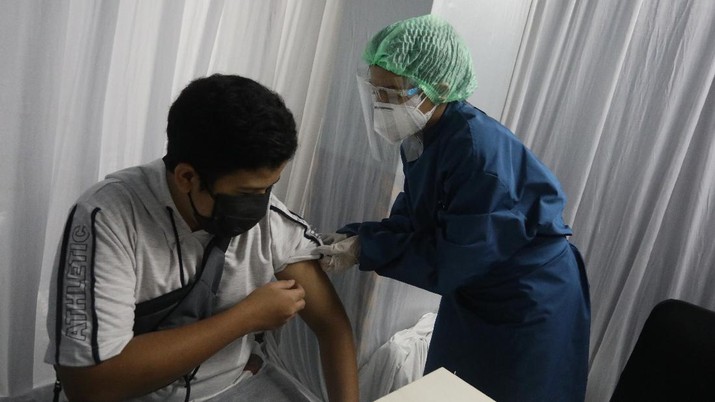 Taspen Gelar Vaksinasi Anak (CNBC Indonesia/Andrean Kristianto) Taspen Gelar Vaksinasi Anak (CNBC Indonesia/Andrean Kristianto)