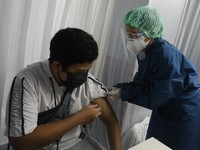 Vaksin Booster Berbayar Rp 100-150 Ribu, Kalian Setuju?