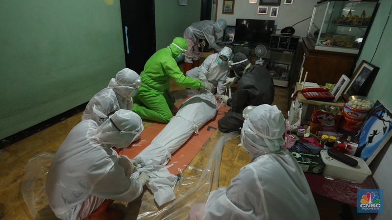 PT. Kimia Farma Tunda Vaksinasi Gotong Royong (CNBC Indonesia/Tri Susilo) PT. Kimia Farma Tunda Vaksinasi Gotong Royong (CNBC Indonesia/Tri Susilo)