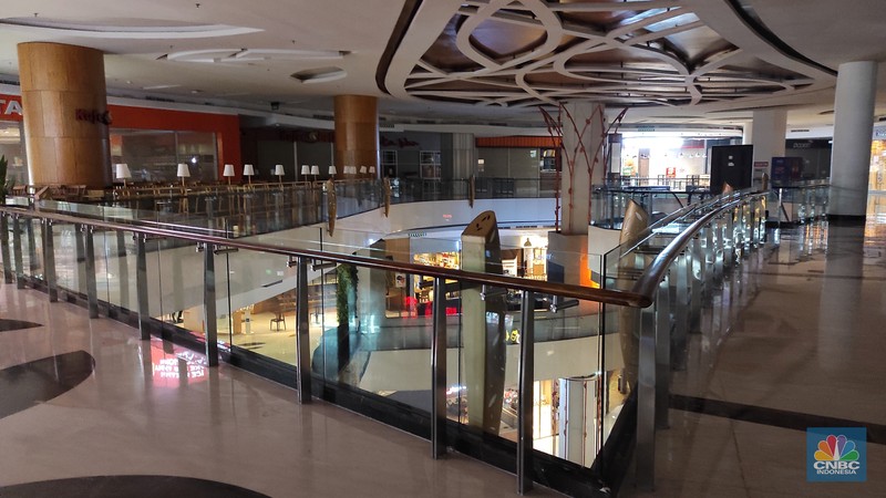 Suasana Mal Saat Pemberlakukaan PPKM Darurat di Lippo Mall Kemang (CNBC Indonesia/ Andrean Kristianto)