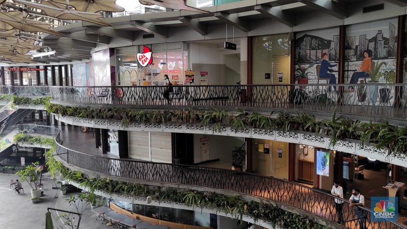 Suasana Mal Saat Pemberlakukaan PPKM Darurat ( Suasana Mal Saat Pemberlakukaan PPKM Darurat di Lippo Mall Kemang (CNBC Indonesia/ Andrean Kristianto)