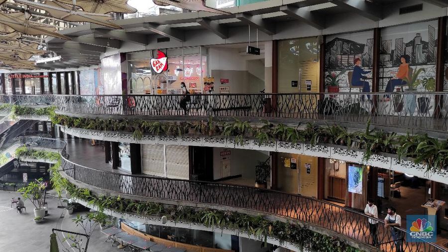 Suasana Mal Saat Pemberlakukaan PPKM Darurat di Lippo Mall Kemang (CNBC Indonesia/ Andrean Kristianto)