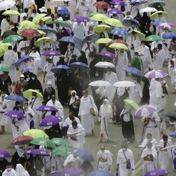 Cuaca Buruk Landa Mekah-Madinah, Masjid Haram Siap Siaga