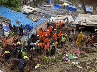 Tragis, 30 Orang Meninggal Saat Longsor di Mumbai India