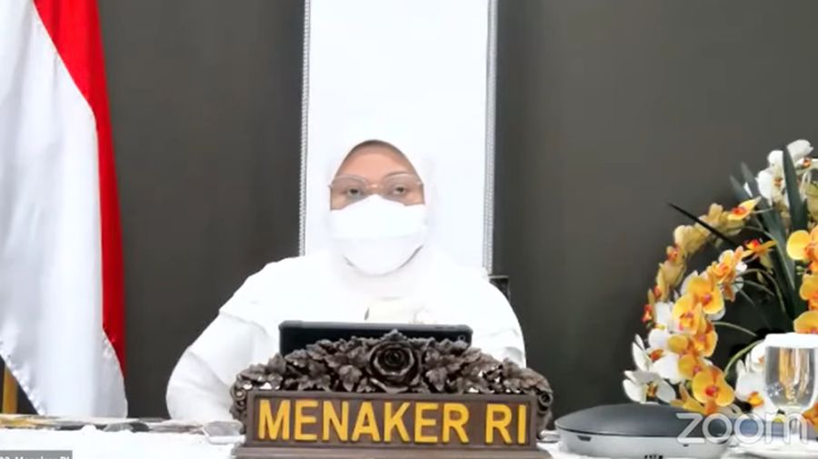 Menteri Tenaga Kerja, Ida Fauziyah Saat Konferensi Pers Tindak Lanjut terkait Perkembangan Terkini Penerapan PPKM. (Tangkapan Layar Youtube PerekonomianRI)