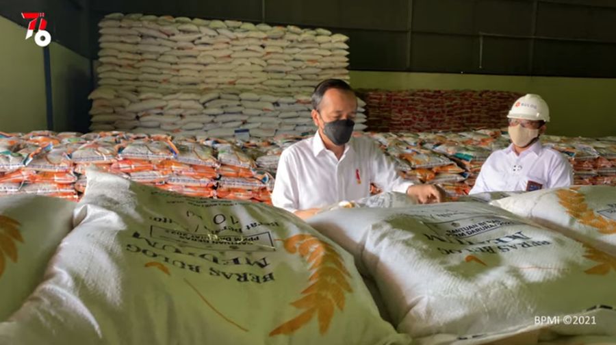 Presiden Joko Widodo Kunjungi Gudang Bulog. (Tangkapan Layar Youtube Sekretariat Presiden)