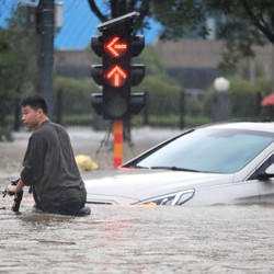 Korban Tewas Banjir China Capai Lebih dari 300 Orang