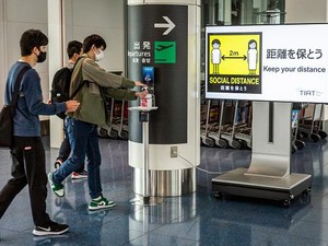 Duh, Petugas Bandara Jepang Diam-diam Colong Duit Traveler