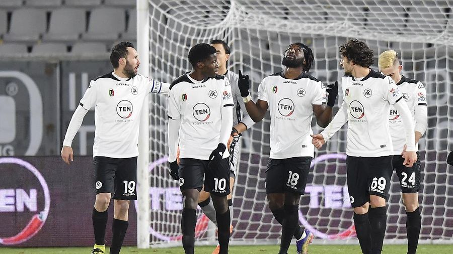 Spezia's Mbala Nzola, gestures after scoring a goal, during a Serie A soccer match between Spezia and Sampdoria, in La Spezia, Italy,  Monday, Jan 11, 2021. (Tano Pecoraro/LaPresse via AP)