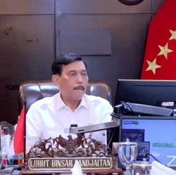 Tekan Kematian, Luhut Minta Pasien Covid-19 Isolasi Terpusat