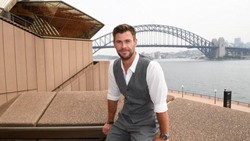Video: Chris Hemsworth Diincar Main Film Prince Charming Disney