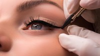 Eyeliner Sering Luntur Padahal Baru Dipakai? Coba Eyeliner Ini 