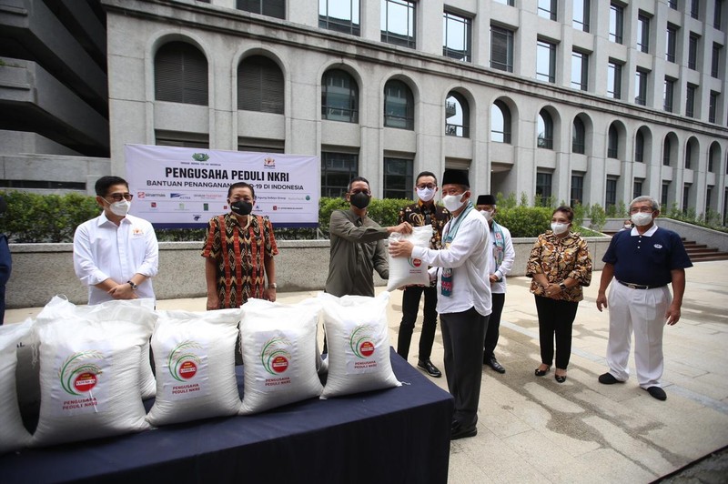 Pengusaha Galang Donasi untuk Atasi Pandemi Covid-19. (Dok. Ist) Pengusaha Galang Donasi untuk Atasi Pandemi Covid-19. (Dok. Ist)