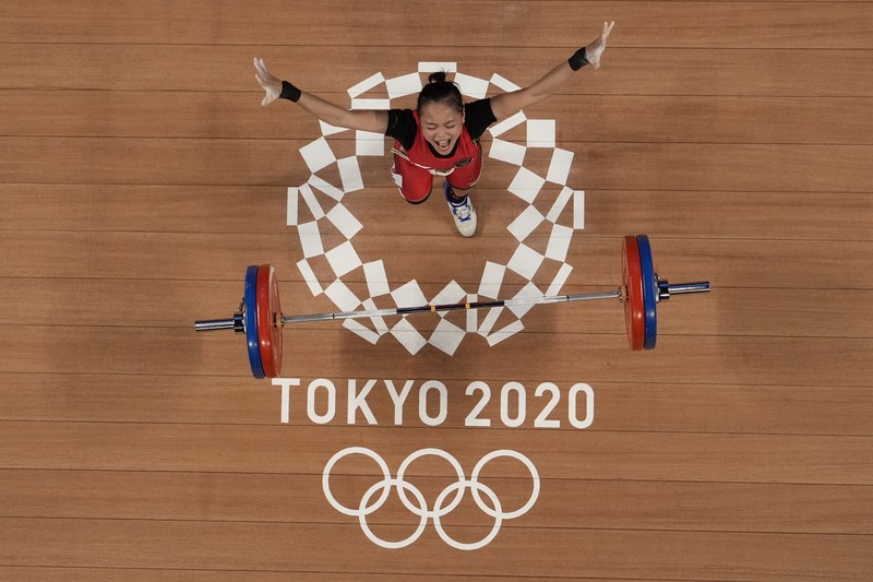 Windy Cantika Aisah menyumbang medali perunggu untuk kontingen Indonesia di Olimpiade Tokyo 2020. (AP/Luca Bruno) Windy Cantika Aisah menyumbang medali perunggu untuk kontingen Indonesia di Olimpiade Tokyo 2020. (AP/Luca Bruno)
