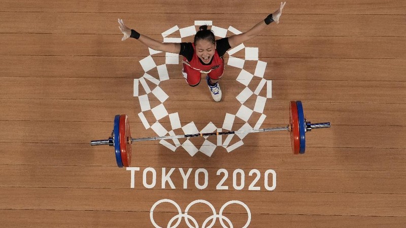 Windy Cantika Aisah menyumbang medali perunggu untuk kontingen Indonesia di Olimpiade Tokyo 2020. (AP/Luca Bruno)