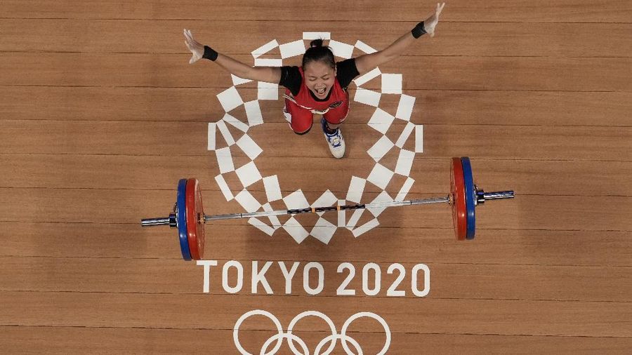 Windy Cantika Aisah menyumbang medali perunggu untuk kontingen Indonesia di Olimpiade Tokyo 2020. (AP/Luca Bruno)