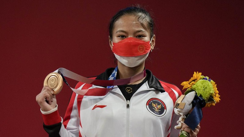 Windy Cantika Aisah menyumbang medali perunggu untuk kontingen Indonesia di Olimpiade Tokyo 2020. (AP/Luca Bruno)
